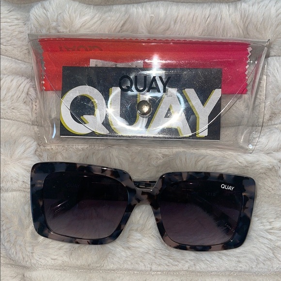 Quay Australia Tortoise Shell Sunglasses - Picture 1 of 7